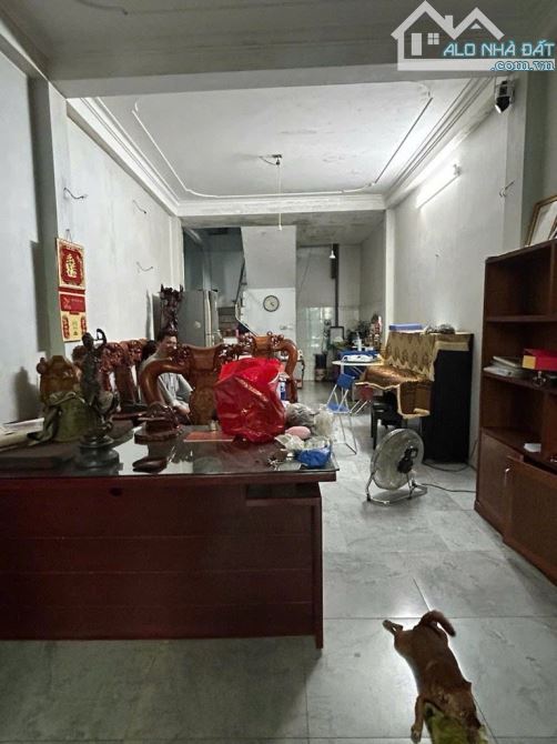 TỨ LIÊN – TÂY HỒ | 64m² – 3 tầng – Chỉ 9.5 TỶ 💥 BÁN ĐẤT TẶNG NHÀ – 2 MẶT THOÁNG – Ô TÔ Đ - 5