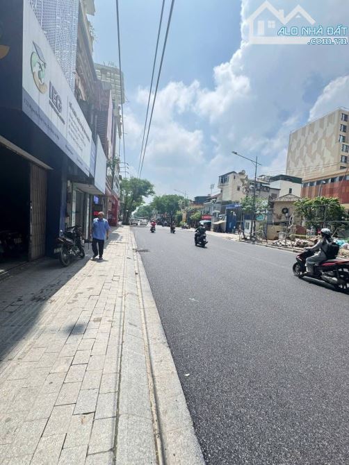 BÁN TOÀ VĂN PHÒNG MẶT PHỐ NGUYỄN THÁI HỌC 150m2 - 8T THANG MÁY - 80 TỶ - KINH DOANH ĐỈNH