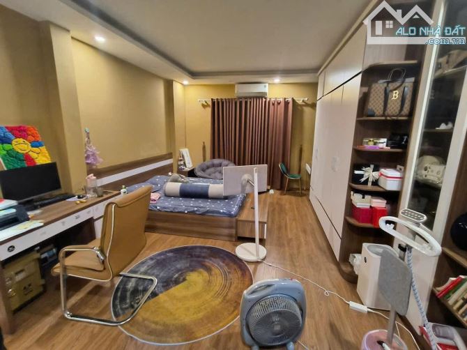 Nhà đẹp full nội thất ngõ 79 Cầu Giấy, ngõ thông rộng, Văn phòng CTY, 45m2 sổ. Giá 13.5 tỷ - 6
