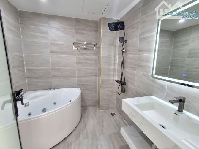 Bán nhà Sài đồng, 7 tầng thang máy, Lô góc, 2 oto tránh dt 50m2 - 12.x tỷ - 6