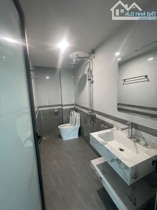 Bán Nhà Kim Chung 3 ô tô tránh 45m2 5 tầng mặt tiền 5m ô chờ thang máy dân cư đông 7 tỷ 28 - 7