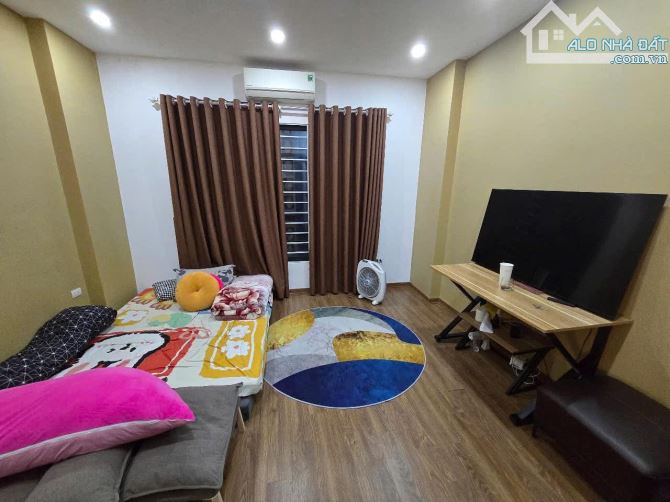 Nhà đẹp full nội thất ngõ 79 Cầu Giấy, ngõ thông rộng, Văn phòng CTY, 45m2 sổ. Giá 13.5 tỷ - 8