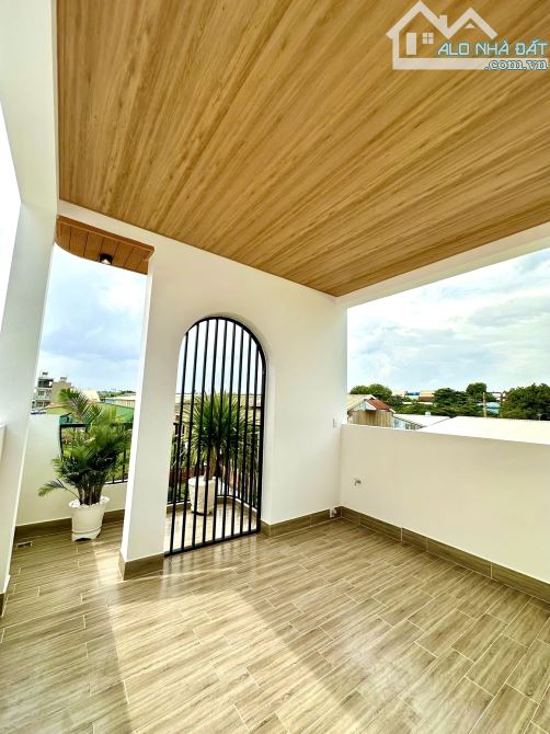 SIÊU PHẨM ĐẸP LUNG LINH - NGAY NGÃ BA MỸ THÀNH - 30M RA MẶT TIỀN HOÀNG HỮU NAM - 4 TẦNG - 9