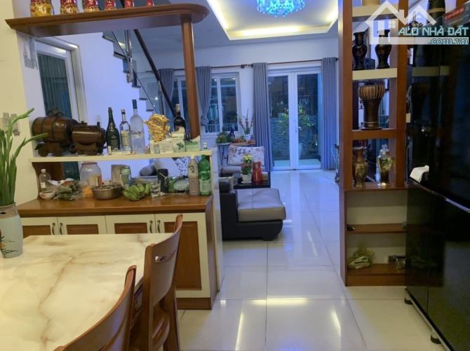 BÁN NHÀ ĐẸP KHU VIP KHANG ĐIỀN,2 MẶT TIỀN,85M2,4 TẦNG,CHỈ 9 TỶ - 9