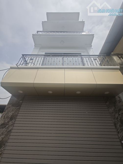 Bán nhà Đông Mỹ, Thanh Trì 50m2 x 4,5 tầng, ngõ ô tô, giá 5,4 tỷ