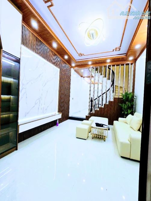 HẠ ĐÌNH- THANH XUÂN- NHÀ ĐẸP DÂN XÂY- 2 THOÁNG TRƯỚC SAU- 10M RA ÔTÔ- FULL 99% NỘI THẤT