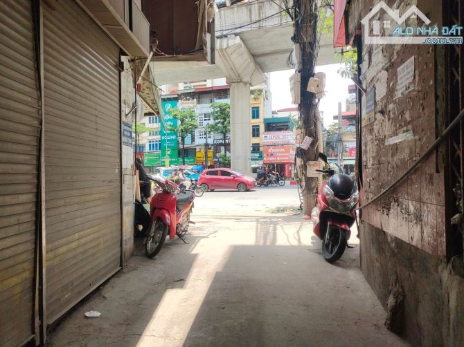 Hồ Tùng Mậu Cầu giấy gần phố chủ cần bán ngõ rộng sạch 5 tầng 36m chỉ 7.8 tỷ