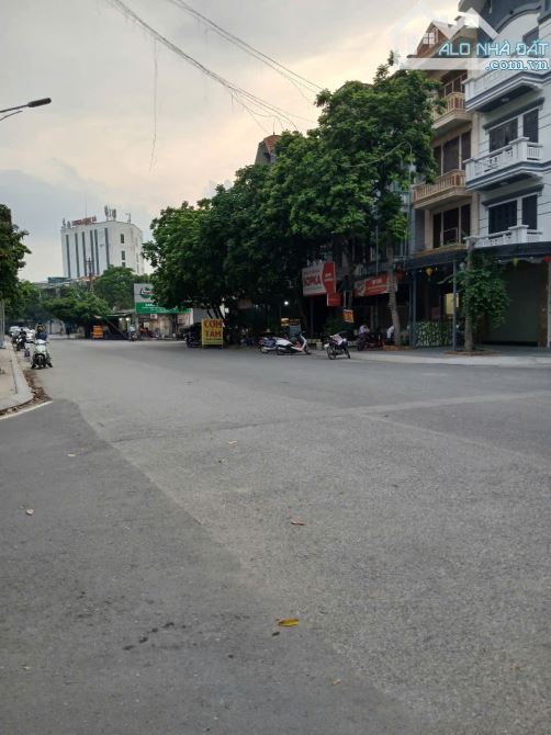 Bán đất lô góc đẹp Dương Nội, kinh doanh, văn phòng đỉnh cao 50m2, mt 14m giá chỉ 16.2 tỷ