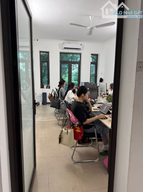 Nhà đẹp 5 tầng, 90m, ở sướng, kinh doanh đỉnh cao, ô tô chánh, Trung Kính