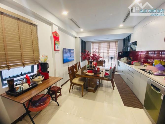 BÁN NHÀ ĐẸP 7 TẦNG MẶT PHỐ CÁT LINH
