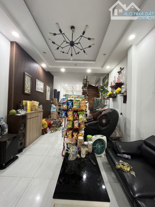 NHÀ 3 TẦNG - 74 M2 - 1/ LÊ VĂN KHƯƠNG - HXH THÔNG - GIÁ 5TỶ