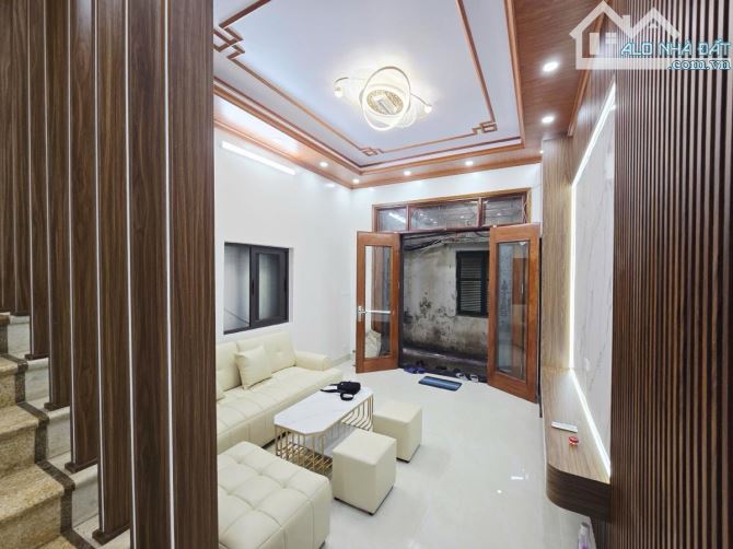 BÁN NHÀ KIM GIANG – 37M² – 4 TẦNG – CHỈ 10M RA Ô TÔ – FULL NỘI THẤT- HƠN . 9TỶ