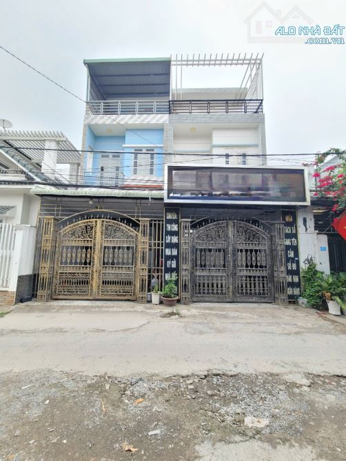 3ty350 70,5m2 nhà 1 trệt 2 lầu 1 lửng quá rẻ cách đường Lê Thị Trung 50m p.Bình Chuẩn