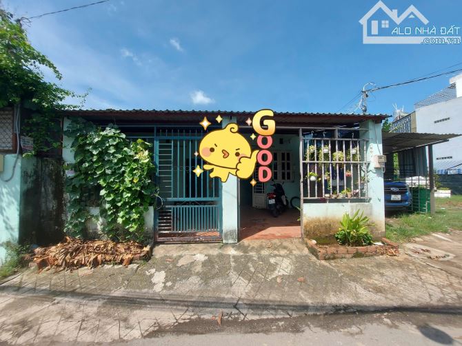 Bán nhà  Bưng Ông Thoàn, Phú Hữu. Gần ngay Vòng Xoay Phú Hữu. Hẻm xe hơi tận nhà. 157m2