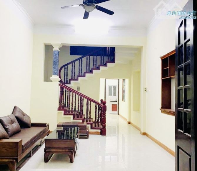 CHỦ CẦN BÁNn GẤP 87M ĐẤT TẶNG NHÀ 3 TẦNG ĐƯỜNG THÔNG Ô TÔ TẢI ĐẠI MẠCH ZÁ RẺ