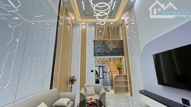 bán nhà 90m2- Đường 8m nhựa thông - 6 tầng thang máy- 7 phòng Lê Đức Thọ Gò Vấp