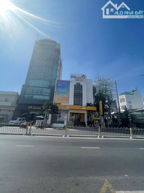 Khan Hiếm - Góc 3MT Phan Đăng Lưu - Q Phú Nhuận- 15m*40m NH 18m- Hđt 15000$- Gía: 230Tỷ