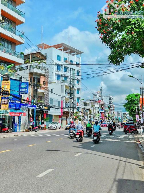 Nhà 3 tầng * 71 mv ngang 4.2m - Đường 2/4 kinh doanh tốt - Phường NHA TRANG, sổ hồng
