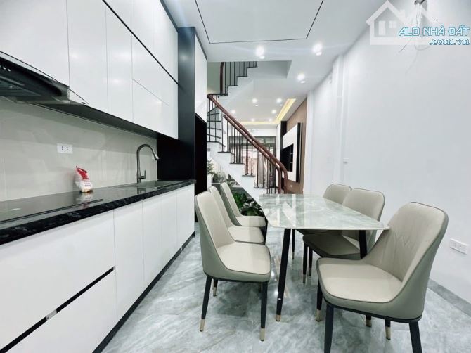 Bán nhà Bạch Mai 33m2, 4T, mt 3.3m mới đẹp, gần phố, ngõ thông, tặng nội thất. Giá 7.58 tỷ