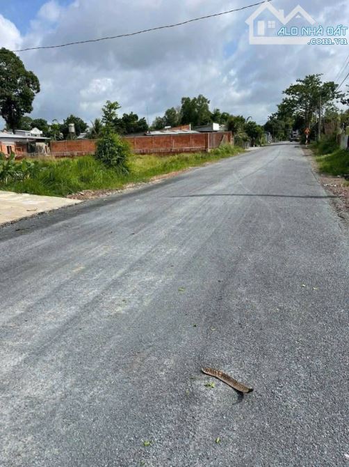 Ngộp bán gấp đất hẻm ngô quyền, Long Hoa, dt 6x28 , giá 135tr/m, gần chợ Long Hoa