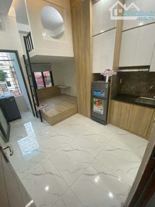 Cho Thuê CCMN 313 Quan Nhân Thanh Xuân 25m2 Gác Xép Giường Dưới Cửa Sổ Ban Công Thang Máy