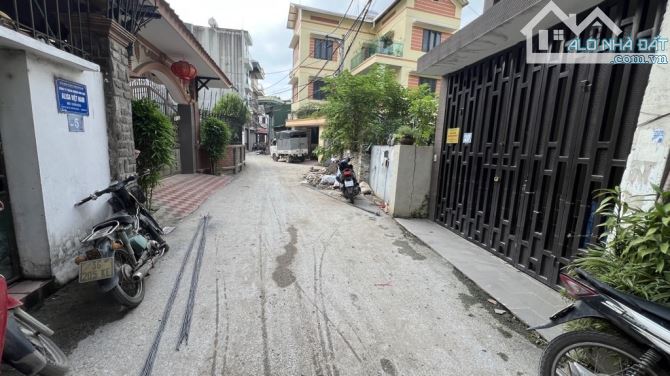 BÁN NHÀ TÂY MỖ - TỪ LIÊM - Ô TÔ ĐỖ VÀO ĐẤT - 43M - MT 3,31M - GIÁ 8,28 TỶ.