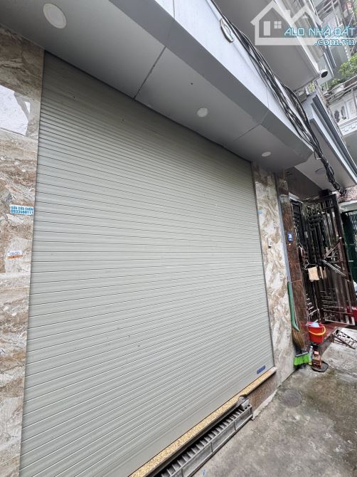 Nhà phân lô Hai Bà Trưng, 5m ra oto đỗ, có khe thoáng sáng, DT 45m2, giá bán 11.69 tỷ.