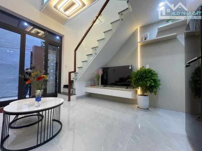 🚨 CHẠY ĐI ĐÂU CHO MỆT – CĂN NÀY ĐẸP NHẤT PHỐ HUỲNH NGỌC HUỆ! 💥 SIÊU PHẨM 2 TẦNG – NỘI TH