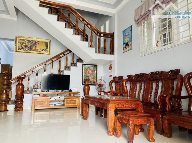 Bán Nhà 2 Tầng Kiên Cố Trần Thanh Mại - Gần Bến Xe Phía Nam - An Cư Ngay Trung Tâm