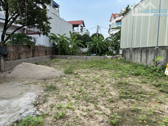 Bán đất Thượng Phúc,Bắc Hồng mặt tiền 11m,ô tô đỗ cửa,phân lô đẹp