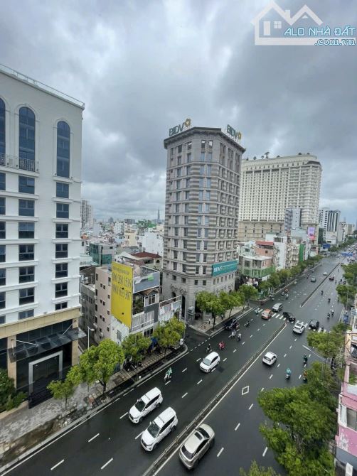 Building  MT Nam Kỳ Khởi Nghĩa Q1 - DT 8.5x26m - 2hầm 7tầng - HĐT: 400Tr