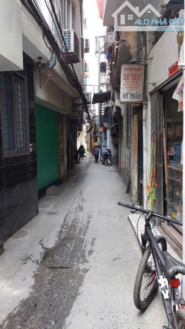 Bán nhà Hoàng Cầu, ô tô đỗ cửa, vài bước ra hồ, nhà đẹp ở ngay, 45m2, 5 tầng, giá 14 tỷ
