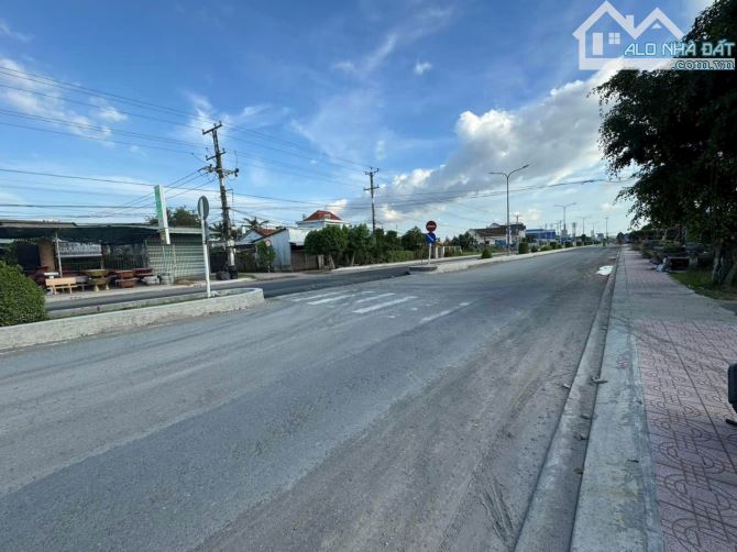 Đất lớn Mt đường tỉnh 827 phường 7 TP Tân An