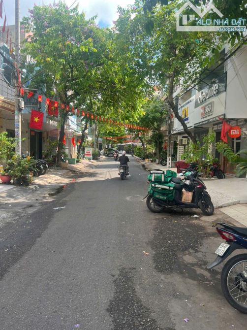 Bán nhà MT Cư Xá Bình Thới P8 Q11.Dt: 4.5x14.5m Giá 13 Tỷ Nhỉnh TL 091I481323 Huệ