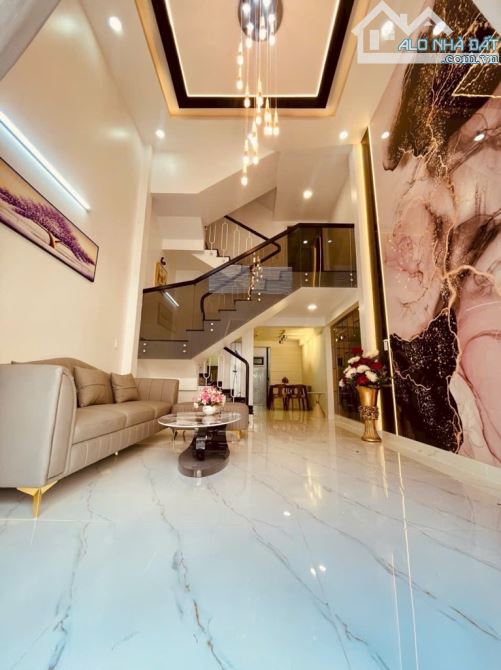 BÁN NHÀ 5 TẦNG MỚI FULL NỘI THẤT CAO CẤP HẺM XE HƠI TT NHÀ BÈ 6.1 TỶ