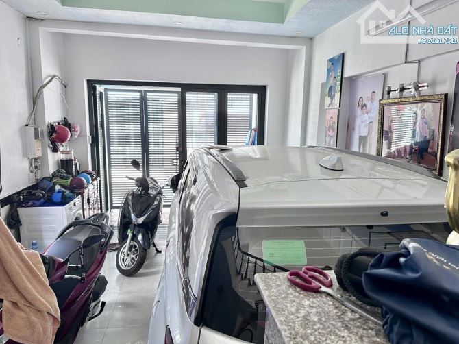 CHỦ CẦN BÁN GẤP – NHÀ ĐẸP XE HƠI NGỦ TRONG NHÀ – 64M2 – GIÁ CHỈ 5,5 TỶ