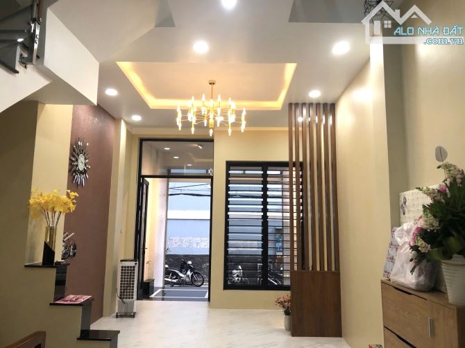 Bán nhà quận 6 - 4 tầng có hầm để xe riêng - Chủ định cư bán gấp 14 tỷ