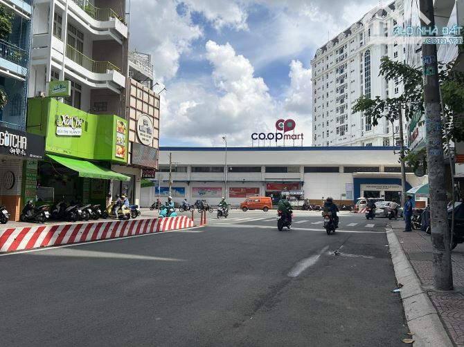 28 tỷ Bán nhà đường Bùi Thị Xuân, Quận 1, Cách chợ Bến Thành 1km
