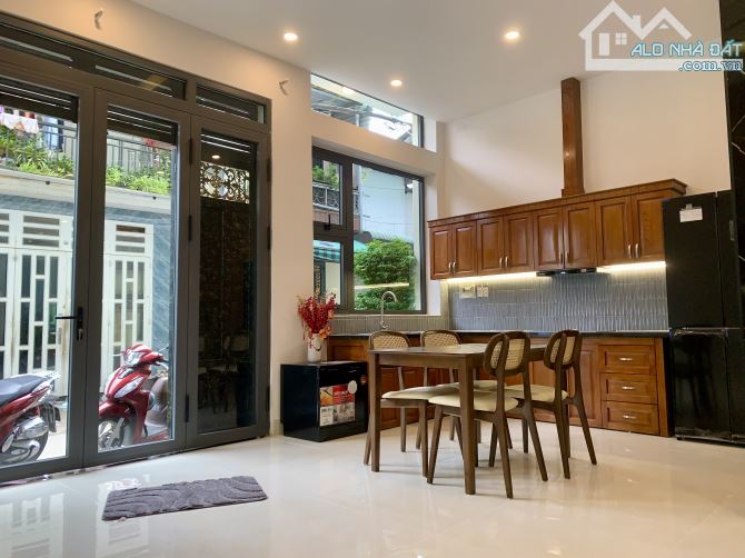 BÁN BIỆT THỰ MINI NGANG 6M – HẺM 7M XE HƠI – FULL NỘI THẤT CAO CẤP – NGUYỄN THỊ BÚP, Q12