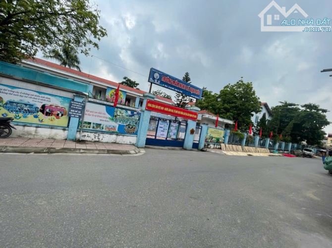 Bán mảnh đất Vạn Phúc 40m ô tô dừng đỗ tiện ích bạt ngàn sẵn giá đầu tư  3.7 tỷ