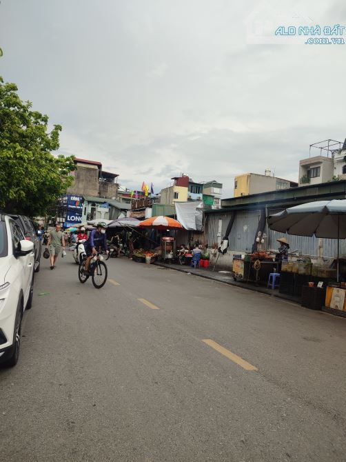 Gần Aeon mall Long Biên - Chợ Thạch bàn, Sếp em cần pán gấp Nhà 5 tầng, Mt 4,5m.