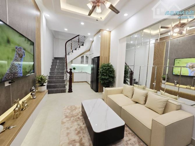KHÚC THỪA DỤ - CẦU GIẤY-30M x 5 TẦNG - Nhà đẹp - Dân Xây - Full Đồ