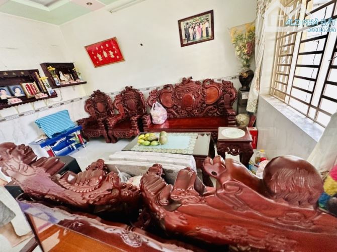 Bán nhà trong ngõ đường Số 8, Linh Xuân, Thủ Đức. DT 174m2, 2 tầng, 4PN, SH, giá 6.15 tỷ.