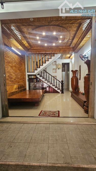 Bán nhà mặt tiền Đoàn Hữu Trưng, Hòa An, Cẩm Lệ, DT 107m2, 2,5 tầng, giá 6,75 tỷ.