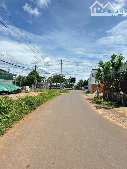 ĐẤT ĐƯỜNG GIẢI PHÓNG THÔN 2 CƯ BUR: 2.79 tỷ