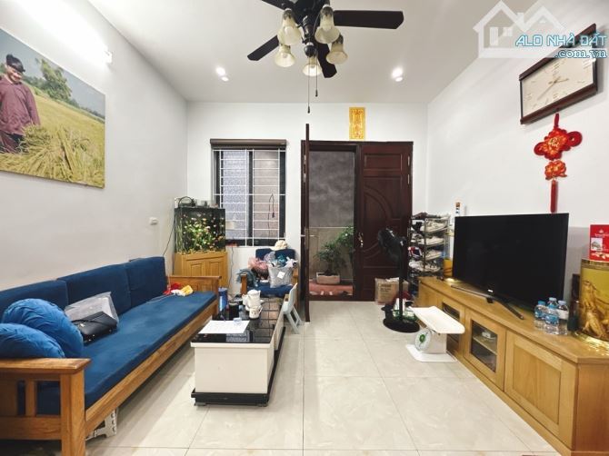 HIẾM! TRẦN CUNG NGHĨA TÂN – NHÀ 6 TẦNG GẦN PHỐ – CÓ SUẤT OTO