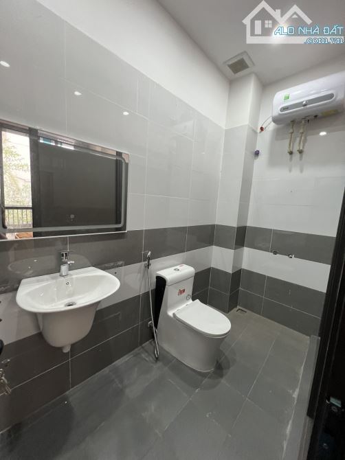 Nhà 8m ra phố Nguyễn Trãi – 31m² x 3T – sổ đỏ – chỉ 6.2 tỷ