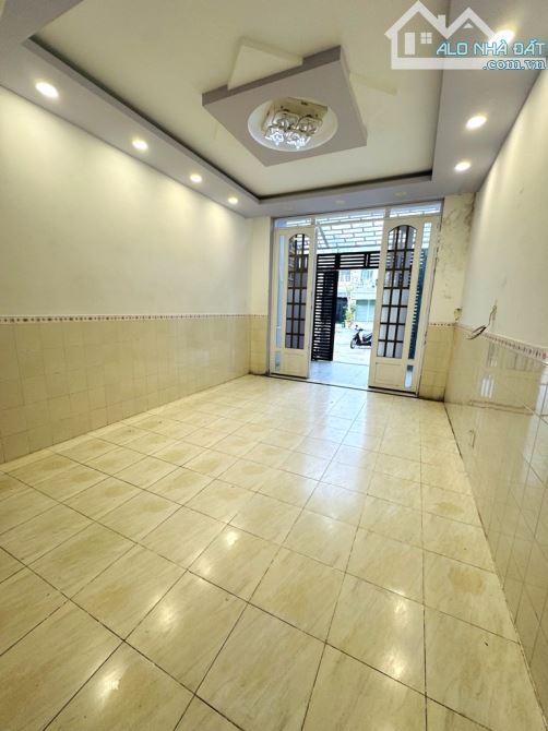 MẶT TIỀ.N NỘI BỘ TÊ.N LỬ.A - AEON MAIL - KINH DOAN.H - ( 4X19M )