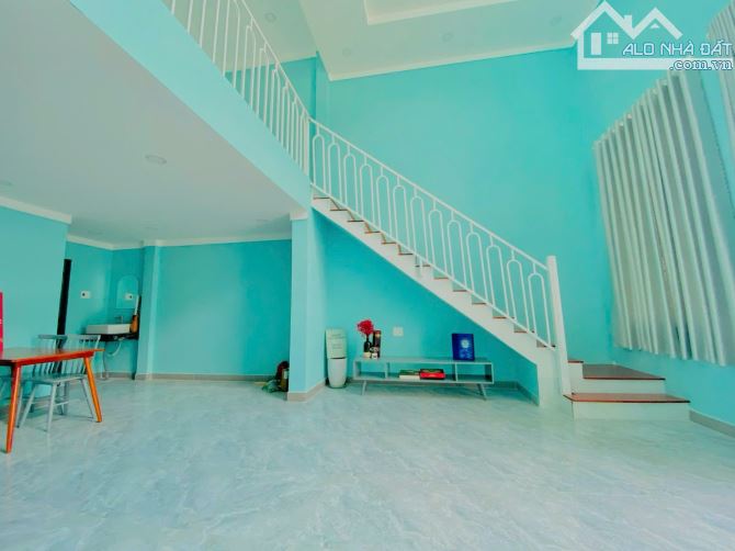 Bán nhà 1 trêt,1 gác lững đúc kiên cố,diện tích 70m2,giá bán 1 tỷ 650 triệu,có bơt - 10