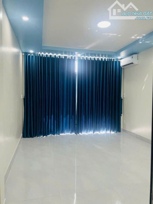 MẶT TIỀN LẠC LONG QUÂN - 5 TẦNG BTCT - 56M2 - 5PN - GIÁ 11.X TỶ - 10